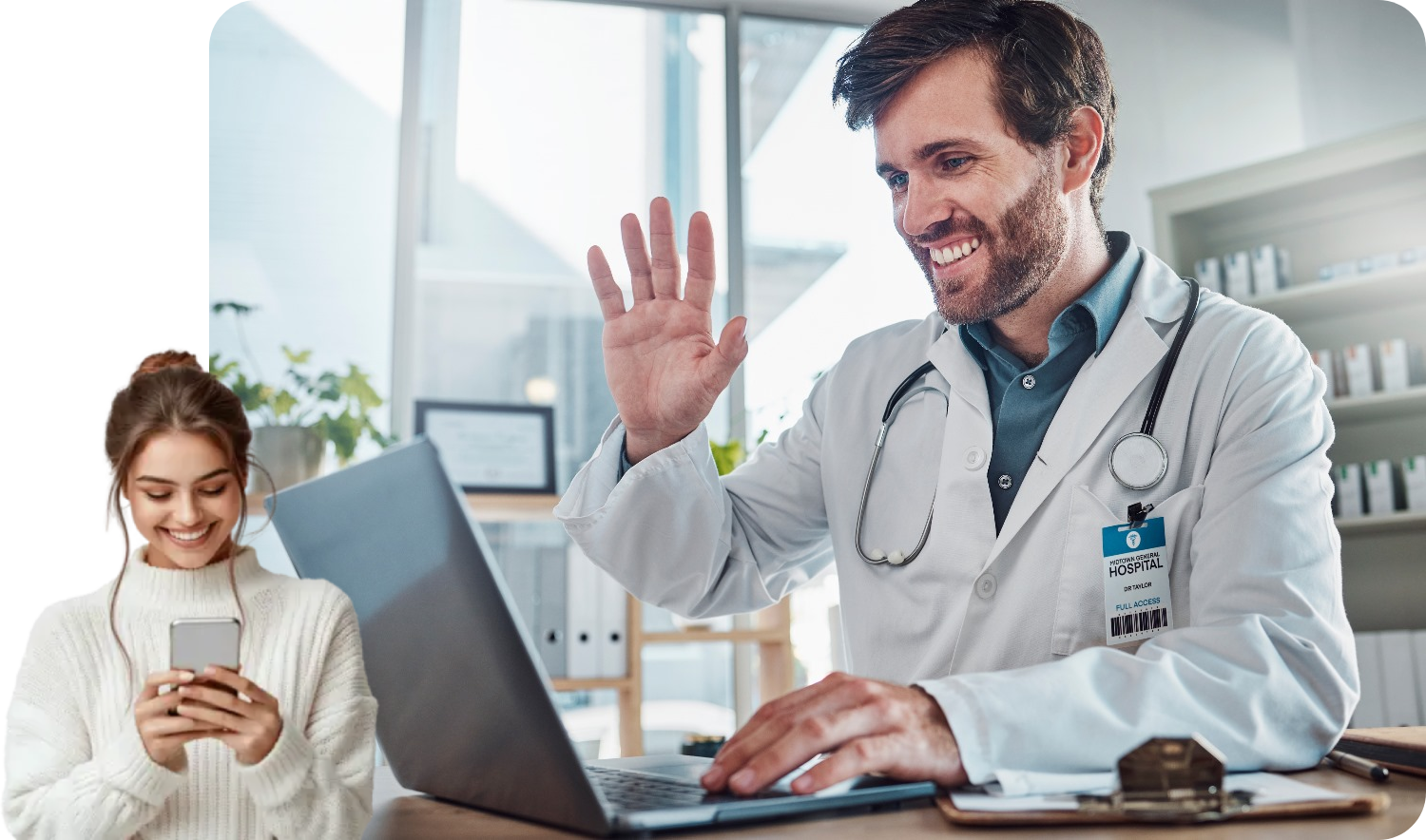 Paciente em teleconsulta com médico online pelo celular